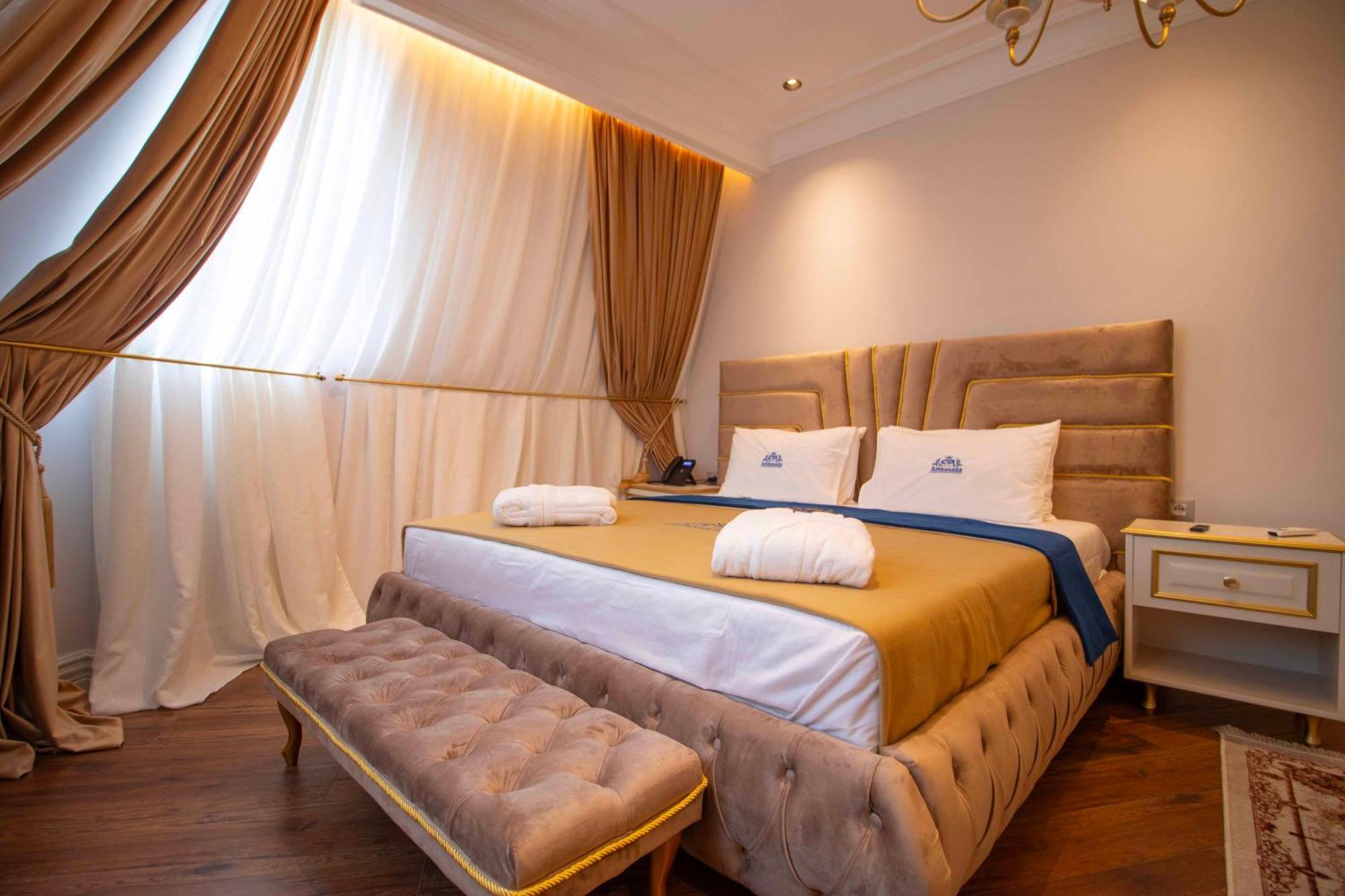 Hotel Ambasada Qta Patza-Kuqani Exteriér fotografie