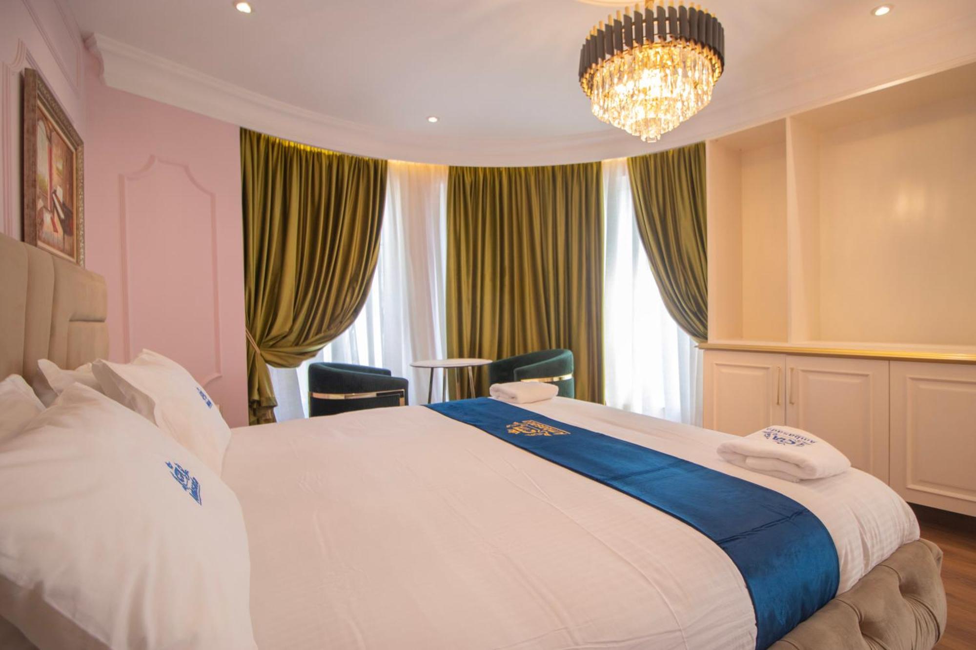 Hotel Ambasada Qta Patza-Kuqani Exteriér fotografie