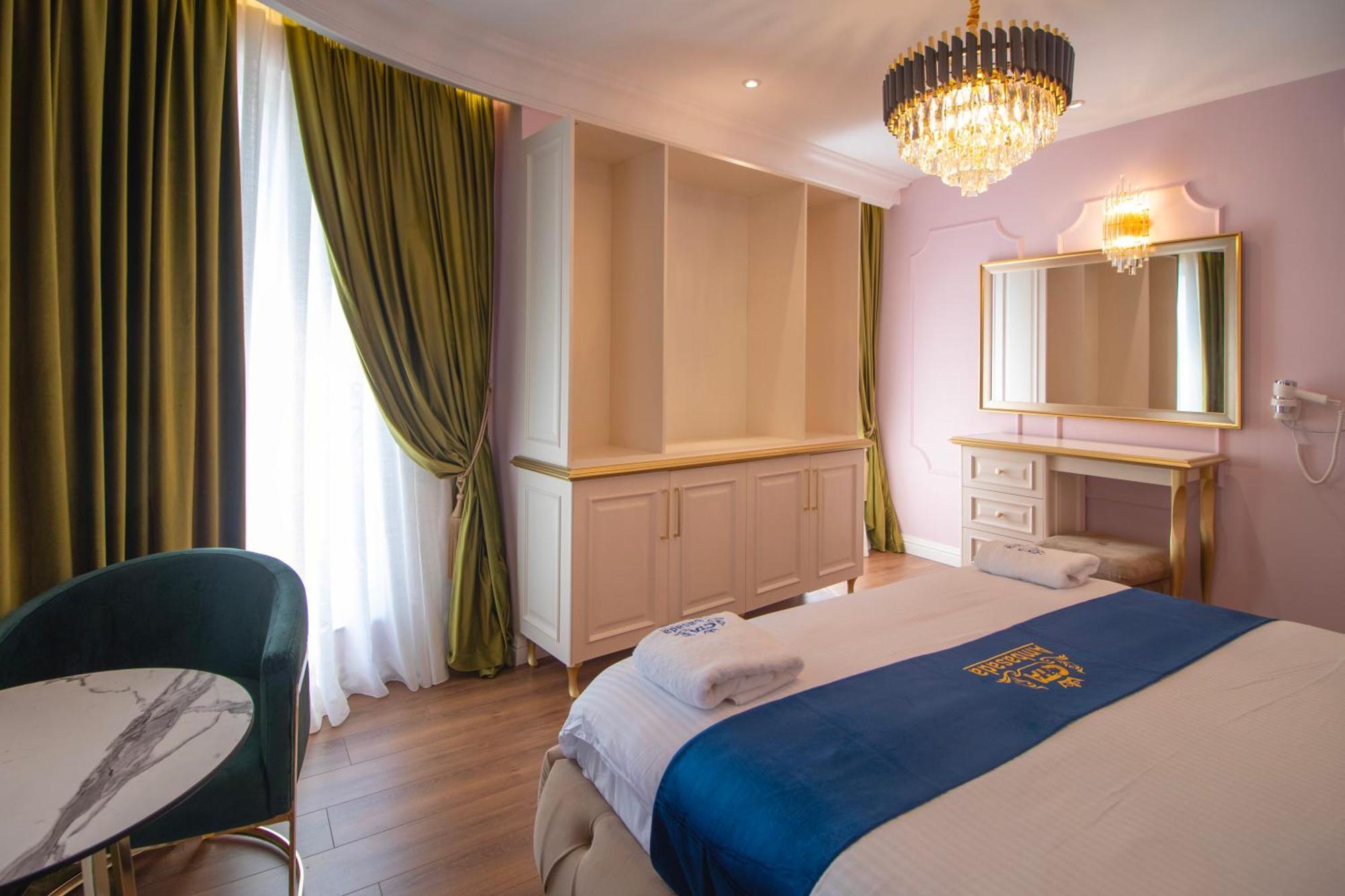 Hotel Ambasada Qta Patza-Kuqani Exteriér fotografie