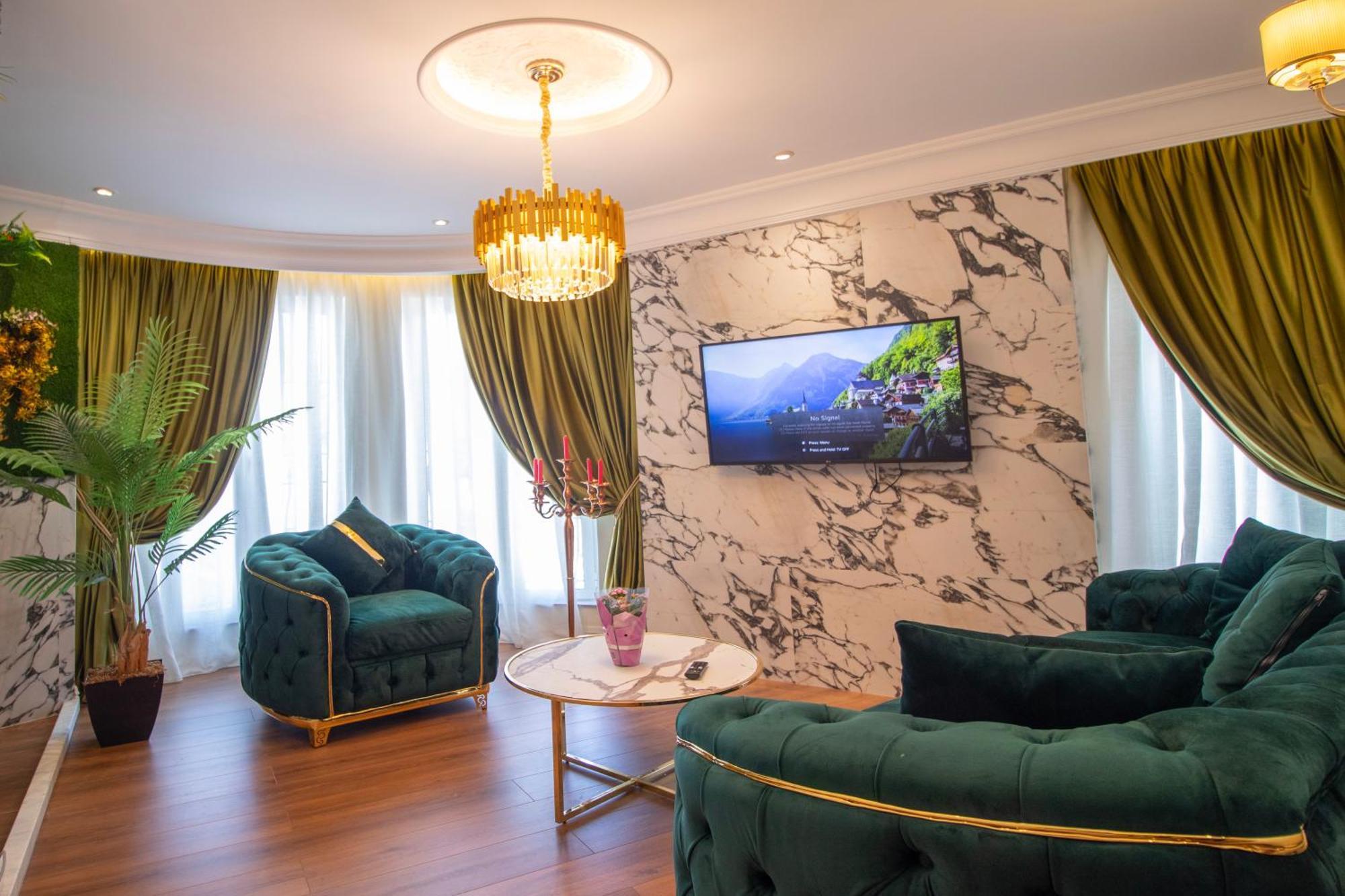 Hotel Ambasada Qta Patza-Kuqani Exteriér fotografie