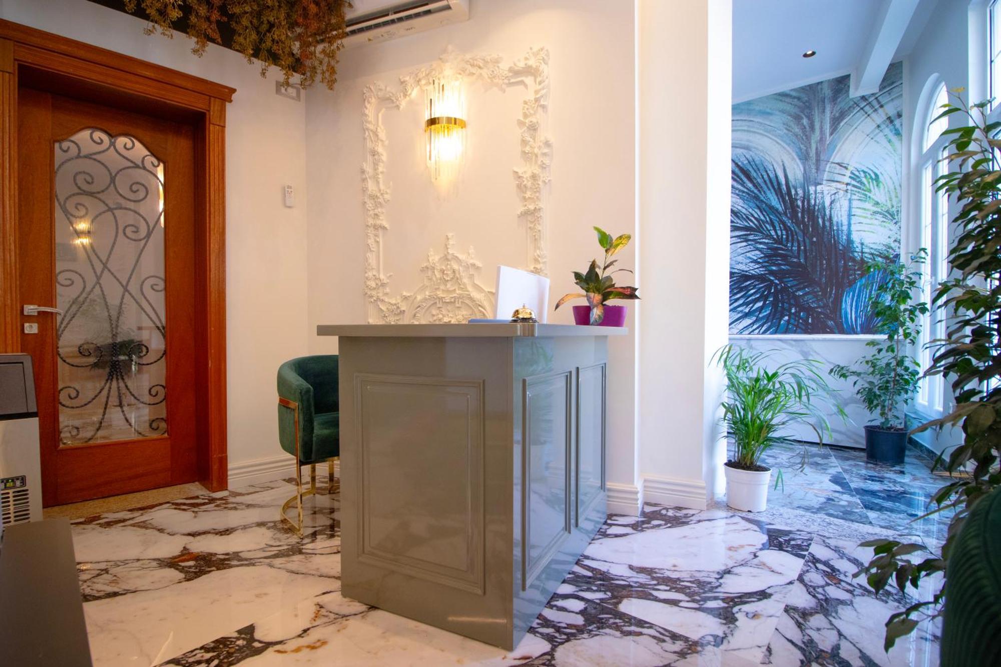Hotel Ambasada Qta Patza-Kuqani Exteriér fotografie