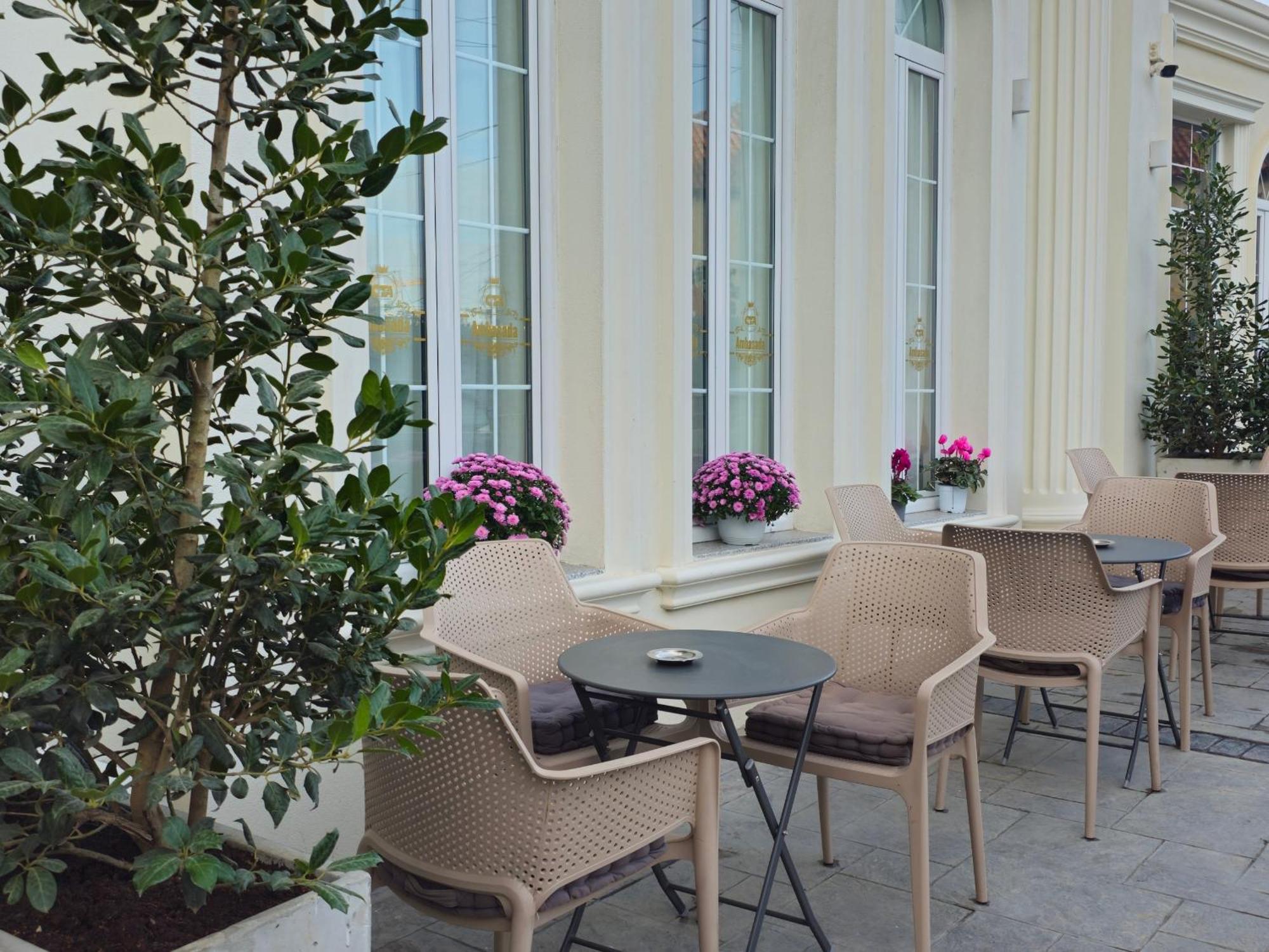 Hotel Ambasada Qta Patza-Kuqani Exteriér fotografie